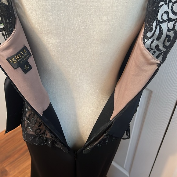 Ignite Evenings, Carolyn Black beaded peplum floor length formal gown women’s 6 - Picture 7 of 10